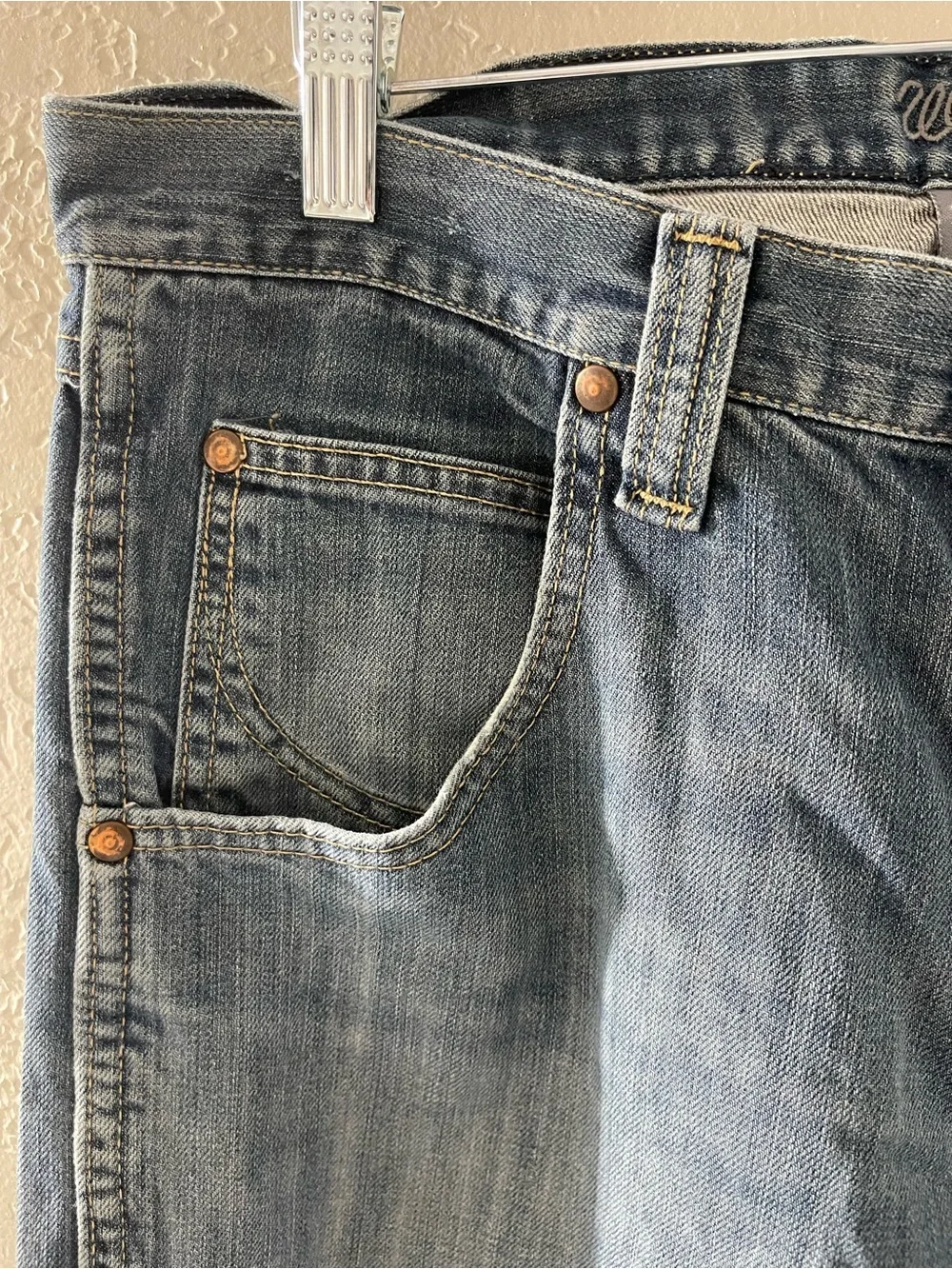 Wrangler Men Straight Distressed Jeans - Faded Blue Wash Size 32X34